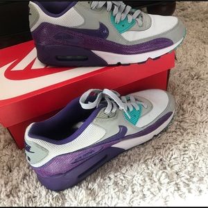 WMNS AIR MAZ 90
